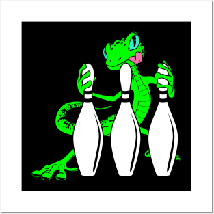 Gecko between bowling pins - Bowling Posters and Art
